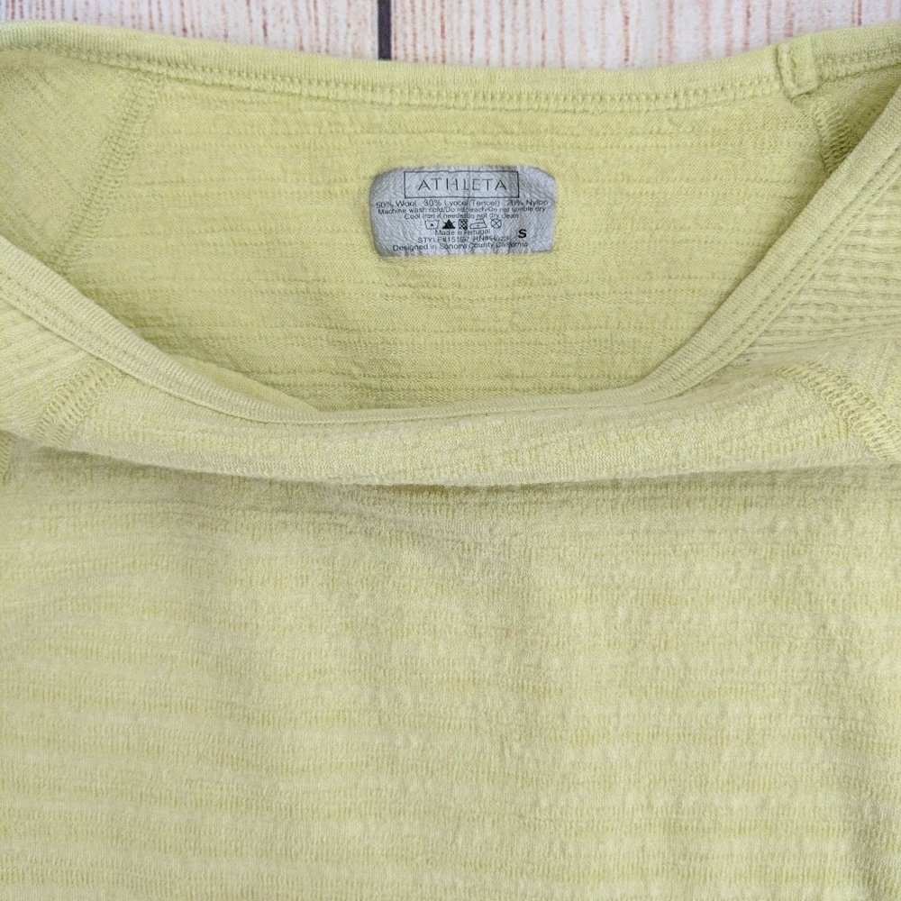 Athleta SMALL Woodridge Moss Green long shirt - Picture 4 of 8
